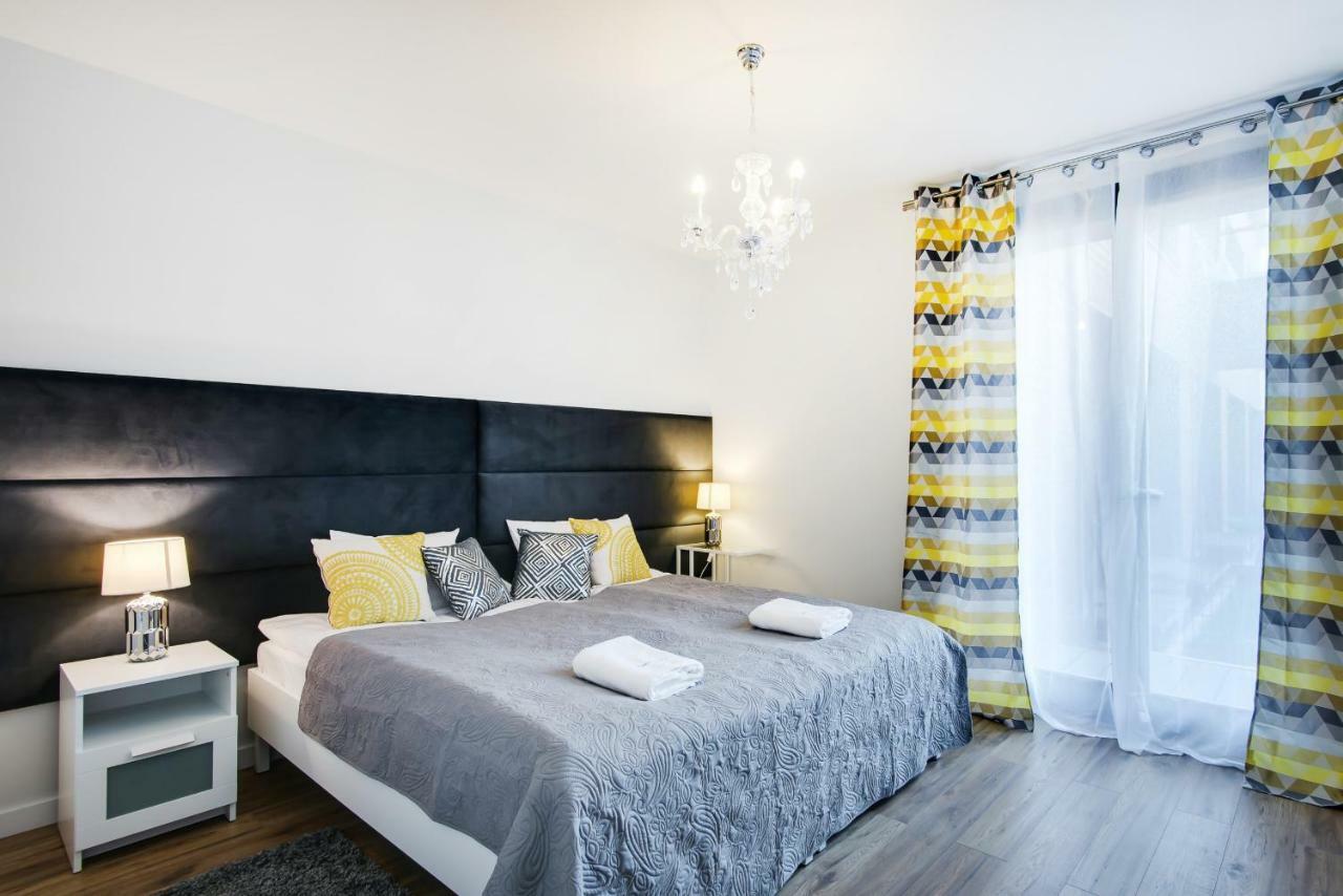 Apartments Cracow Wawrzynca By Noclegi Renters Krakow Luaran gambar